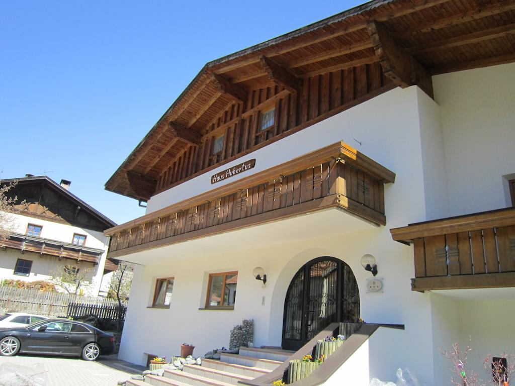 Aparthotel Garni Haus Hubertus Malles Venosta Room photo