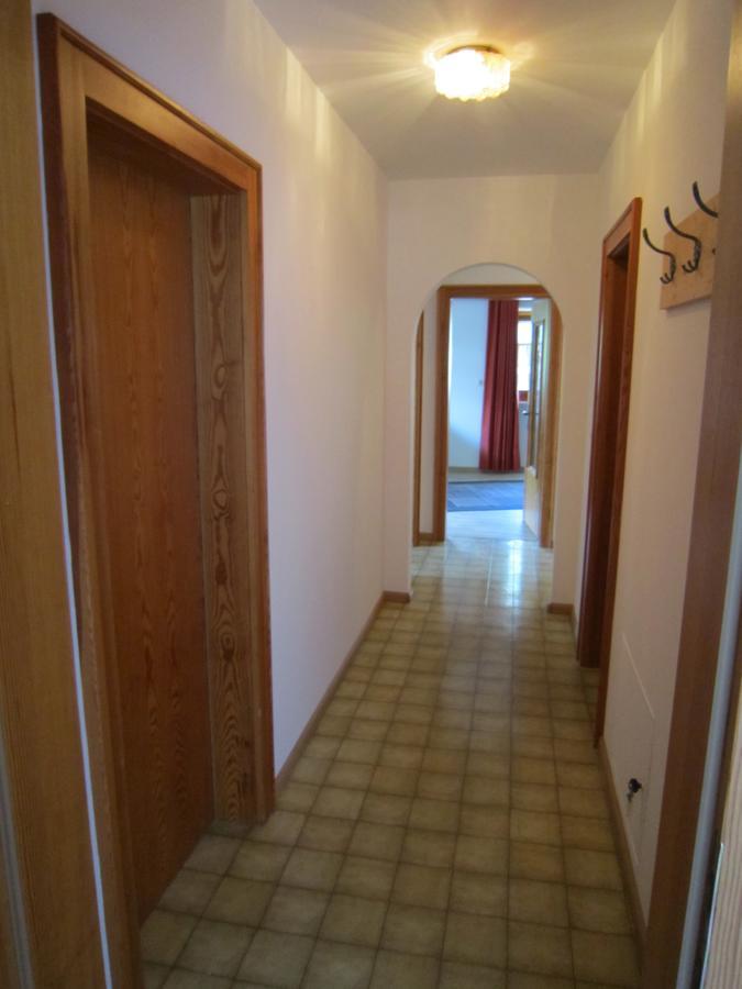 Aparthotel Garni Haus Hubertus Malles Venosta Exterior photo